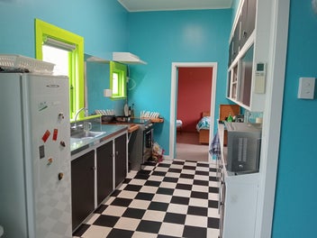 Showroom / Shop plus Spacious Home