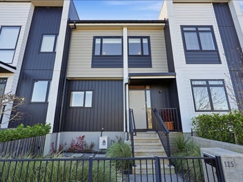 Effortless Living Close to Everything