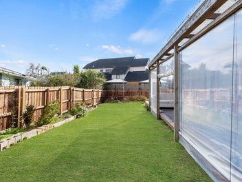 AFTER 20+ YEARS ON THE MARKET|FREEHOLD