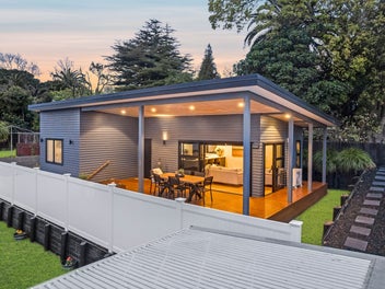 MEET: Frankly Fantastic | Two Dwellings, One Title