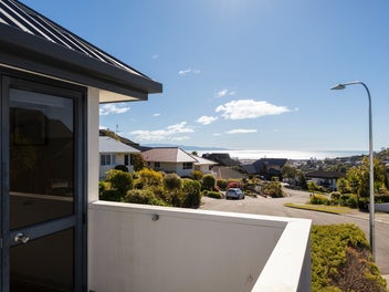 Space, Sunshine & Spectacular Views