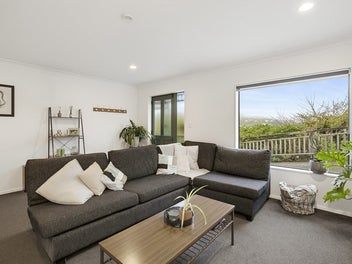 EASY LIVING & GREAT LOCATION | BEO $569,000