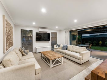 LIFESTYLE + CONVENIENCE = KUMEU LIVING