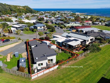 Easy living, bay style