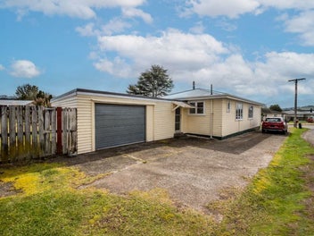 FREEHOLD | 4 BED | BIG 964m² SECTION |
