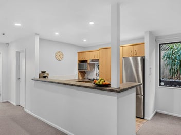 Cedar 3 Bed Townhouse - Vendor Wants Sold!