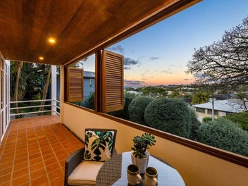 Spacious family living, prime Kohi location