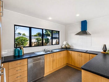 Ideal Family Living - Enjoy Ellerslie Village!