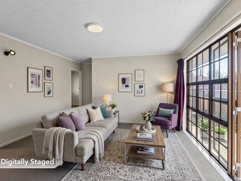 GREAT OPPORTUNITY, IDEAL LOCATION!