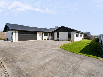 Sophisticated Living, Superb Location