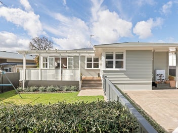 Renovated Family Home with Minor Dwelling