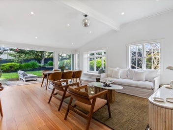 Sunshine, charm and family living