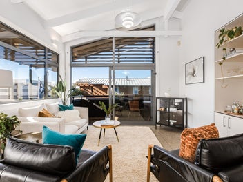 ARCHITECTUAL RETREAT