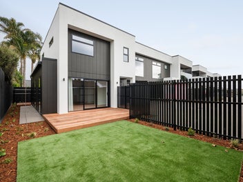 Exceptional Luxurious Freehold Living