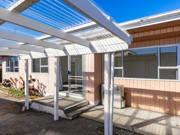 Immediate possession, prime town convenience