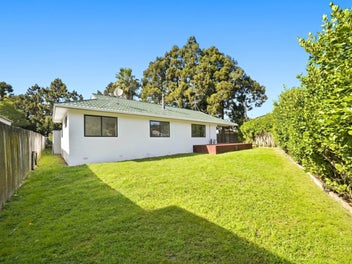 Private 945m² Sanctuary with Potential!