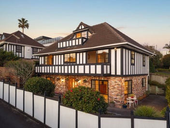 Harbour Views, Beach Days, St Heliers Living