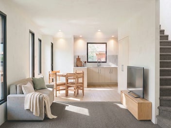 High Quality Townhouses | Close to UC