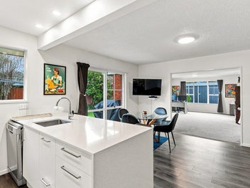 Close to campus, closer to a deal!