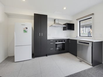Newtown Living with Garage