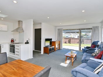 Very Spacious Over 60’s Unit