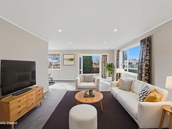 Solid Location, Sunny Spaces