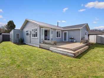 SIMPLY STYLISH & MOVE-IN READY