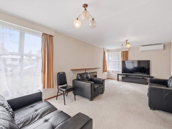 Be Quick - Opportunity Knocks in Mangere East!