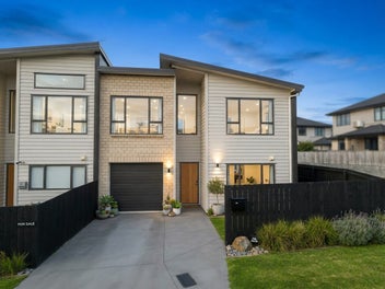 Modern Living in Summerland School Zone