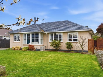 Classic Family Home with Bonus Studio !