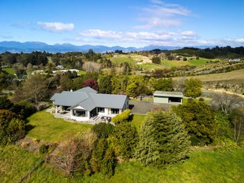 Peace, Privacy, Views & Guest Accommodation