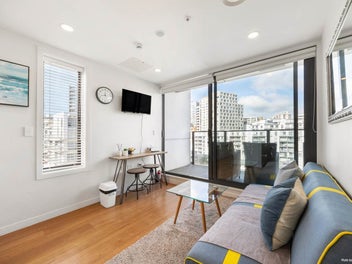 Oversea Vendor Says Sell- Live in or Rent Out