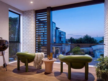 Coastal Living, Metropolitan Scale