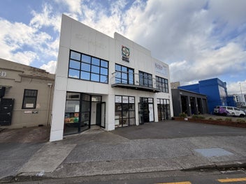Image 1 of 6