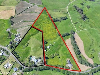 Elevated Country Lifestyle - 6.179ha with Stunning