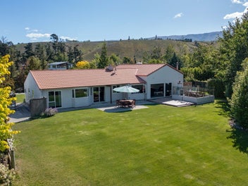 Lake views, established setting, timeless appeal