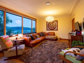 Harbour Views, Character and Space to Entertain