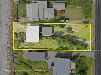 Prime Beachfront - Bring the Builder or Bulldozer!