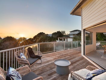Serenity. Spectacular sunrises and seaviews.