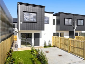 Brand New Homes by the Waterfront