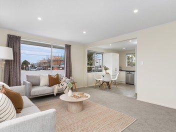 Modernised, Spacious and Close to the City