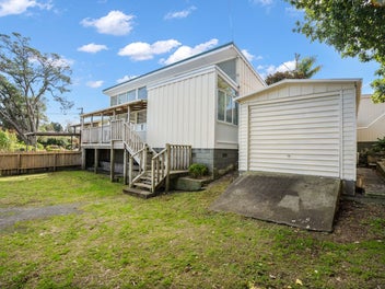 Prime Investment: 2 dwellings, 1 title