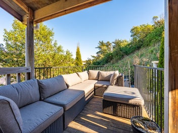 Coastal Comfort, Moeraki Style