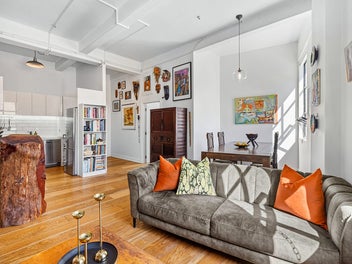 THE APARTMENT THAT FORGOT TO BE SMALL
