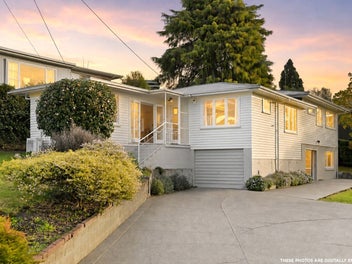 Large Family Home | Huge 973sqm Section