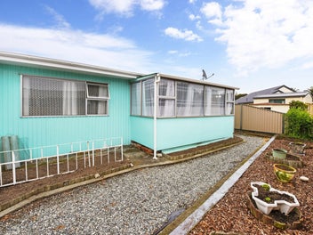 Easy Living, Close to the City