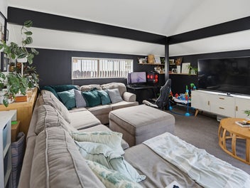 Put This Flexible Nawton Home on Your List