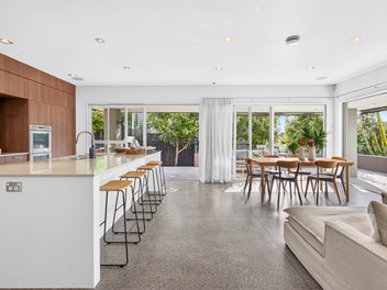 Mid-Century Mood | Solid Masonry Construction