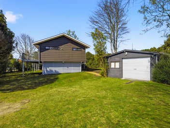 Lakeside living with lifestyle appeal