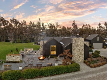 Prestigious lifestyle estate